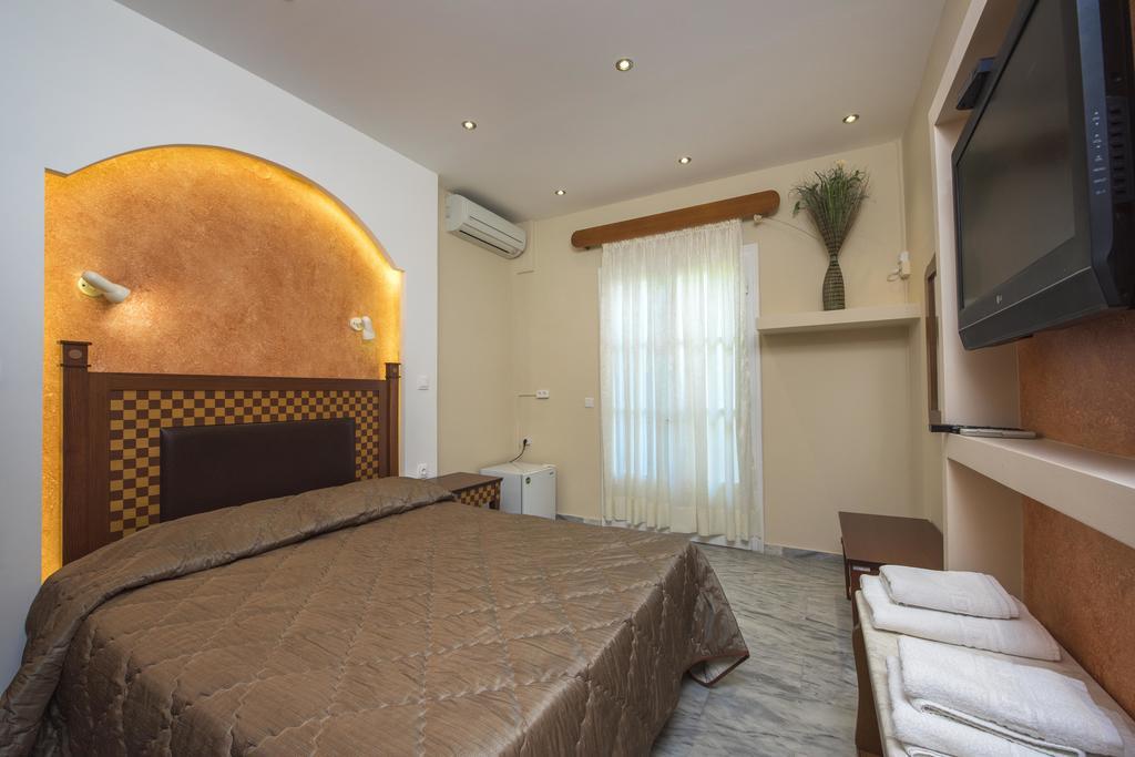 Mouse Island Aparthotel Perama  Rum bild