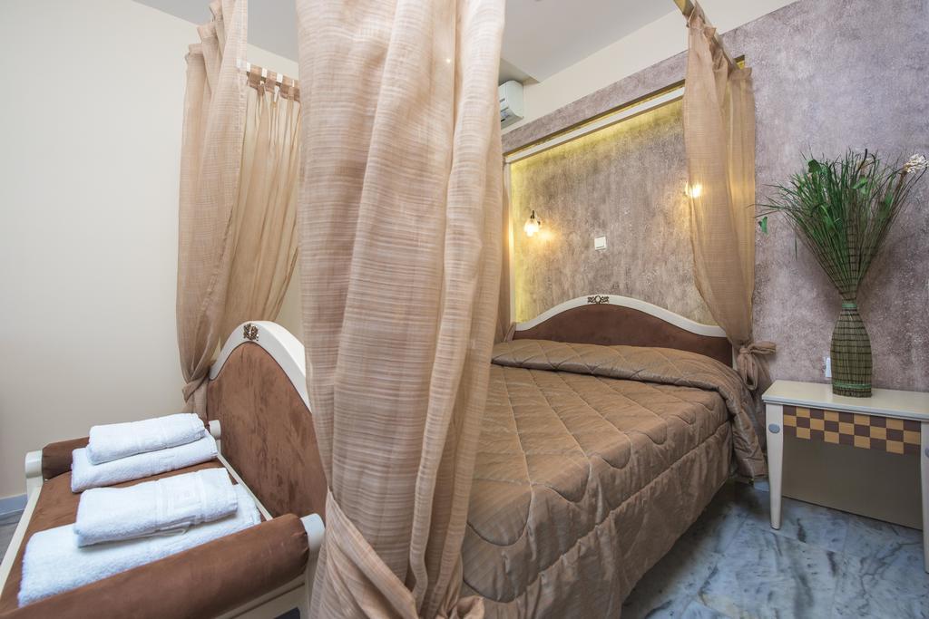 Mouse Island Aparthotel Perama  Rum bild